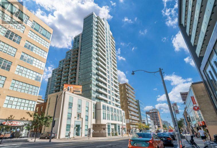 1007 - 212 EGLINTON AVENUE E, Toronto, Ontario