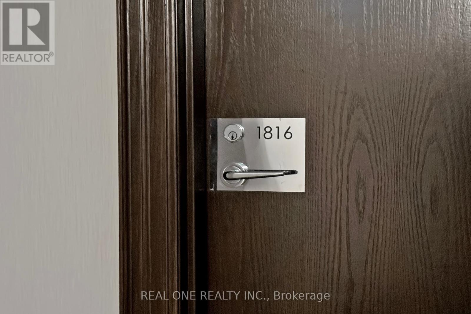 1816 - 1055 Bay Street, Toronto, Ontario  M5S 3A3 - Photo 2 - C12139064