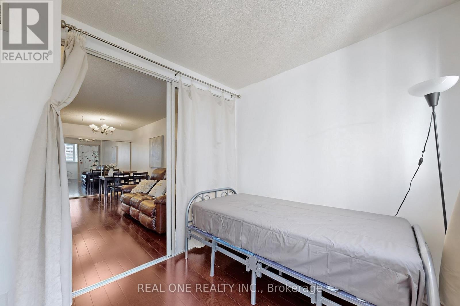 1816 - 1055 Bay Street, Toronto, Ontario  M5S 3A3 - Photo 22 - C12139064