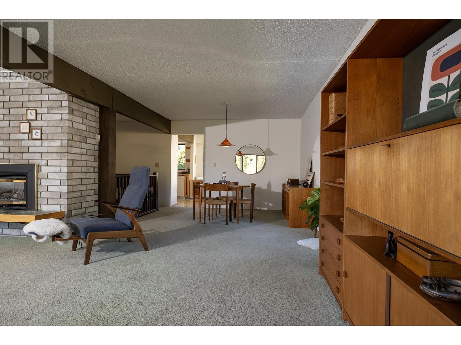 Property at 670 FAIRMONT ROAD image 4