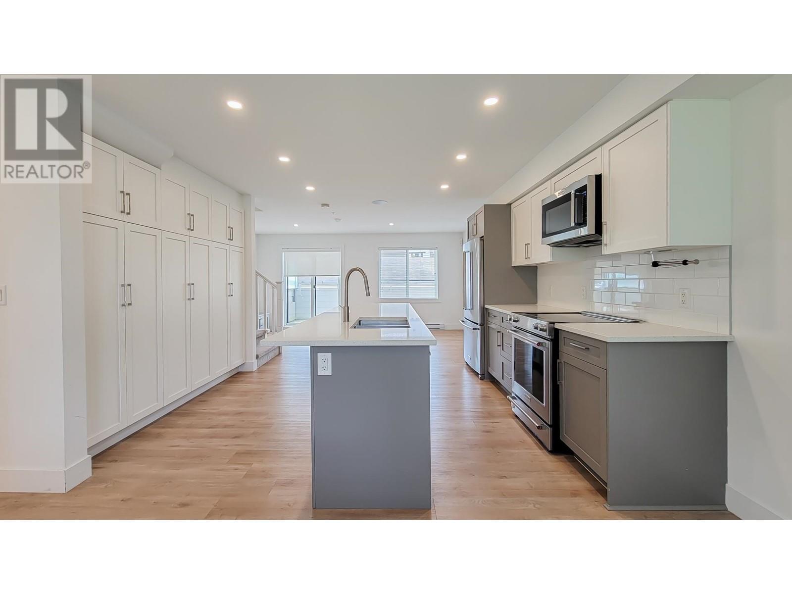 2 2338 Kelly Avenue, Port Coquitlam, British Columbia  V3C 1Y2 - Photo 8 - R3005683
