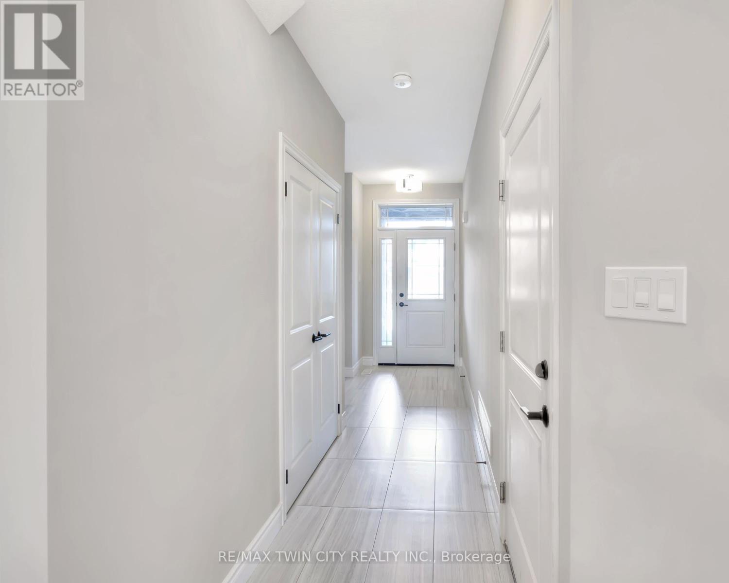 35 Loxleigh Lane, Woolwich, Ontario  N0B 1M0 - Photo 3 - X12164234