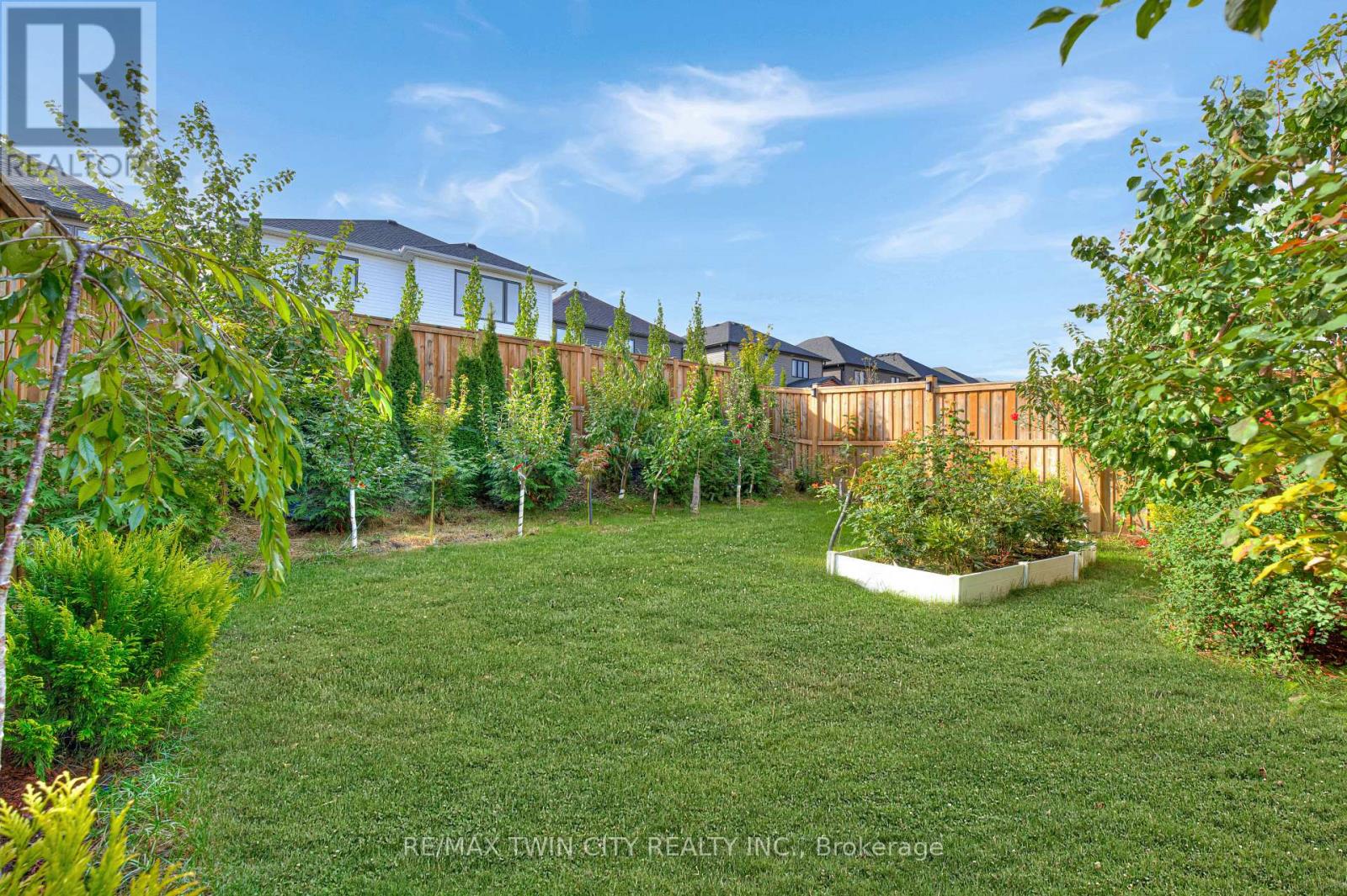 35 Loxleigh Lane, Woolwich, Ontario  N0B 1M0 - Photo 44 - X12164234