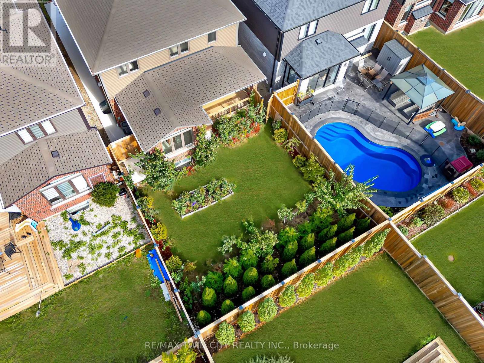 35 Loxleigh Lane, Woolwich, Ontario  N0B 1M0 - Photo 50 - X12164234