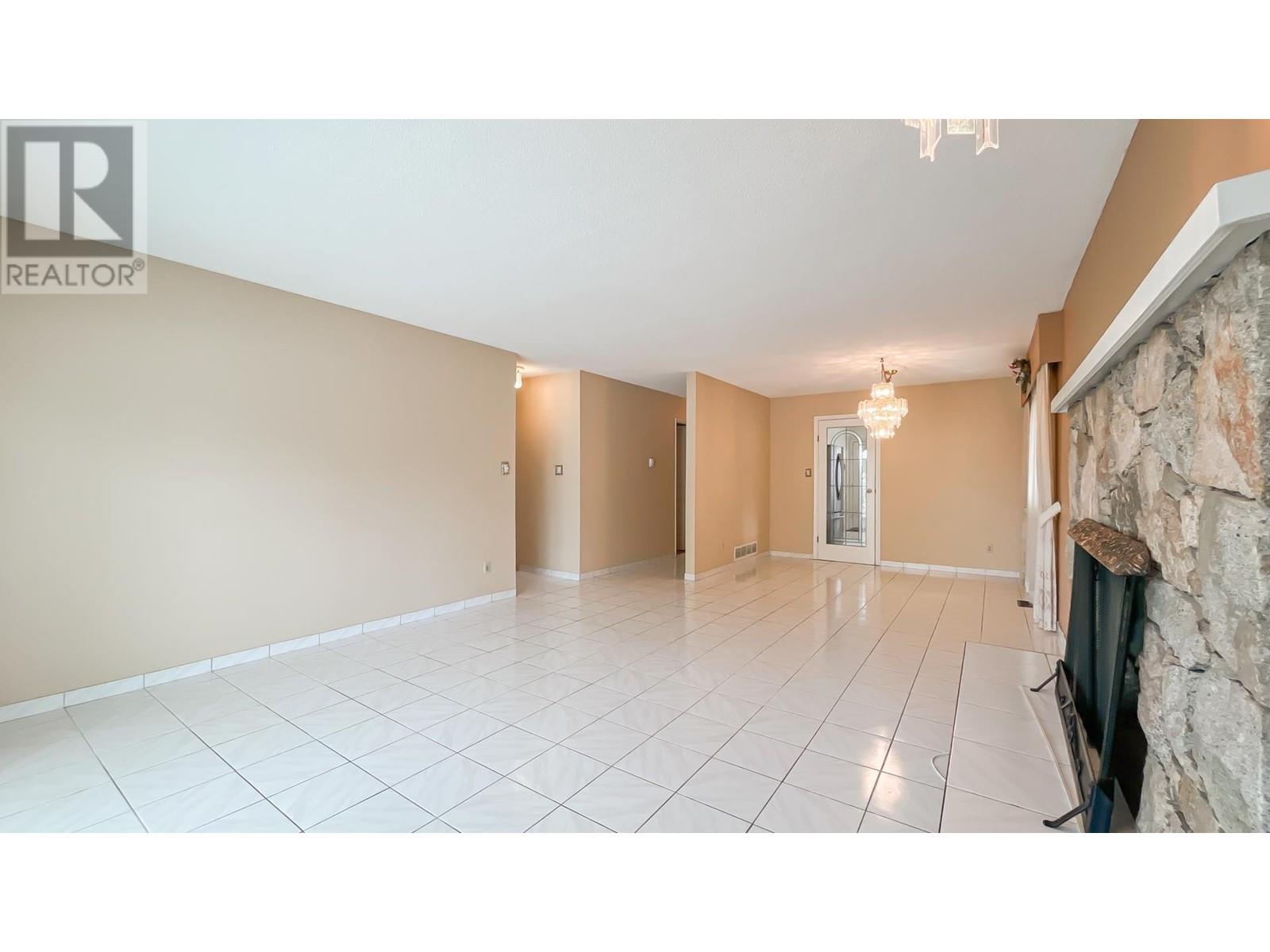 4266 Boundary Road, Burnaby, British Columbia  V5R 2M9 - Photo 9 - R3005765