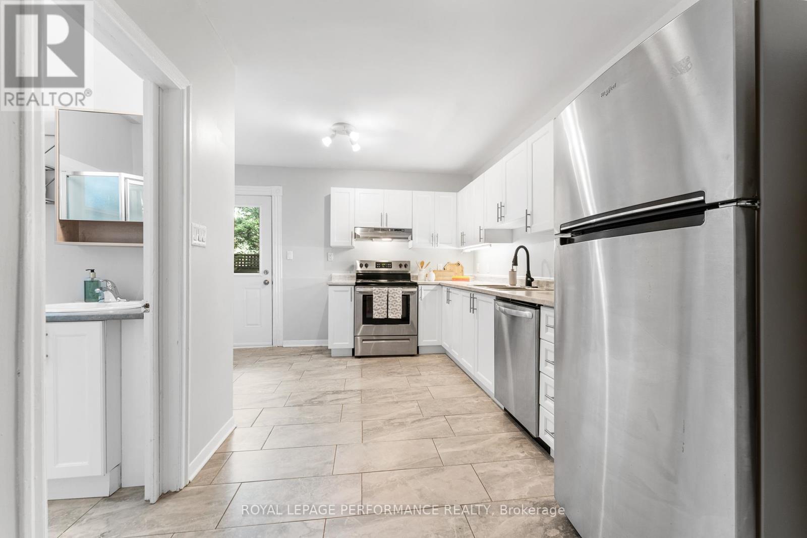 522/524 Bay Street, Ottawa, Ontario  K1R 6B5 - Photo 10 - X12164246
