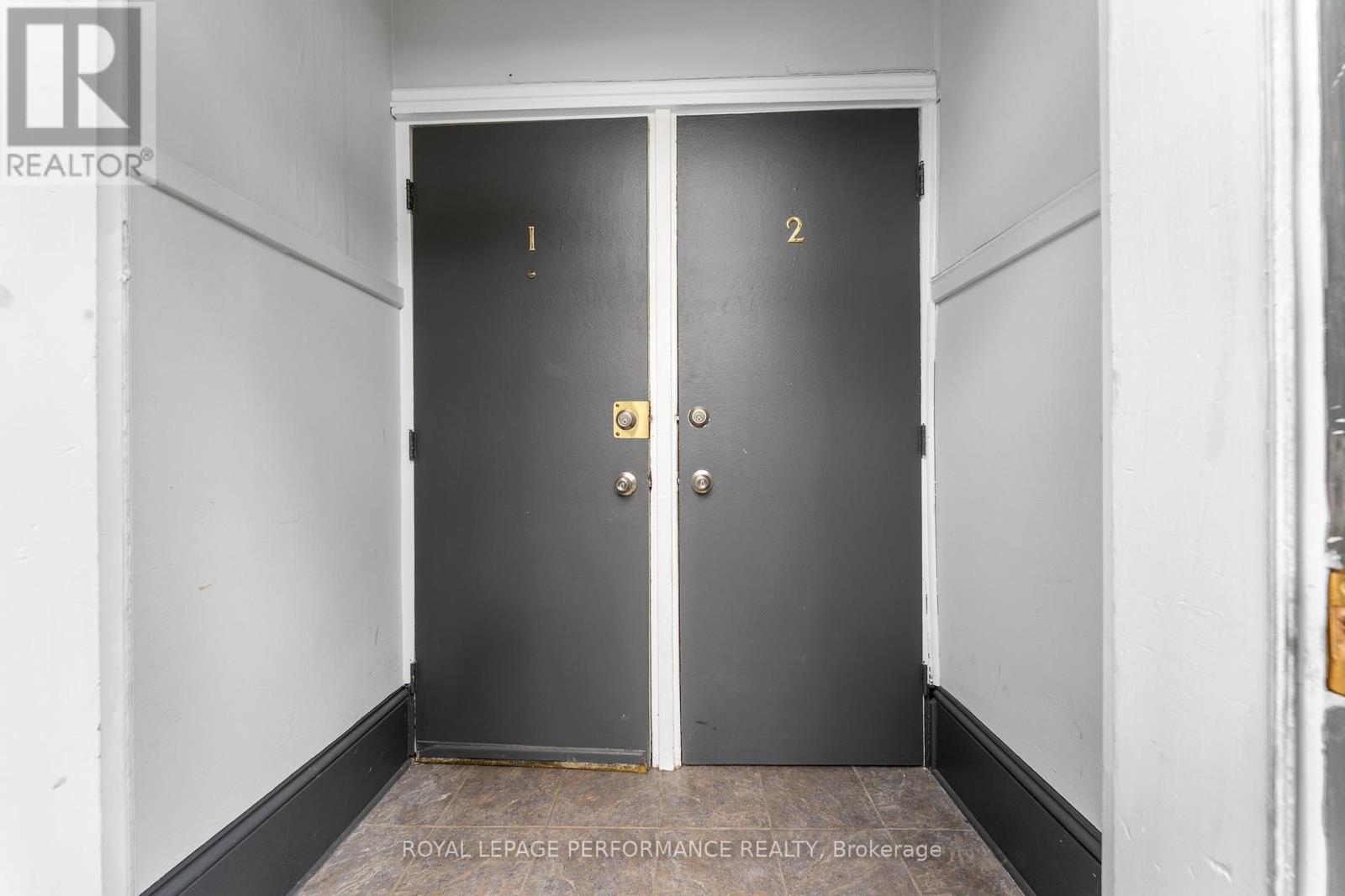 522/524 Bay Street, Ottawa, Ontario  K1R 6B5 - Photo 4 - X12164246