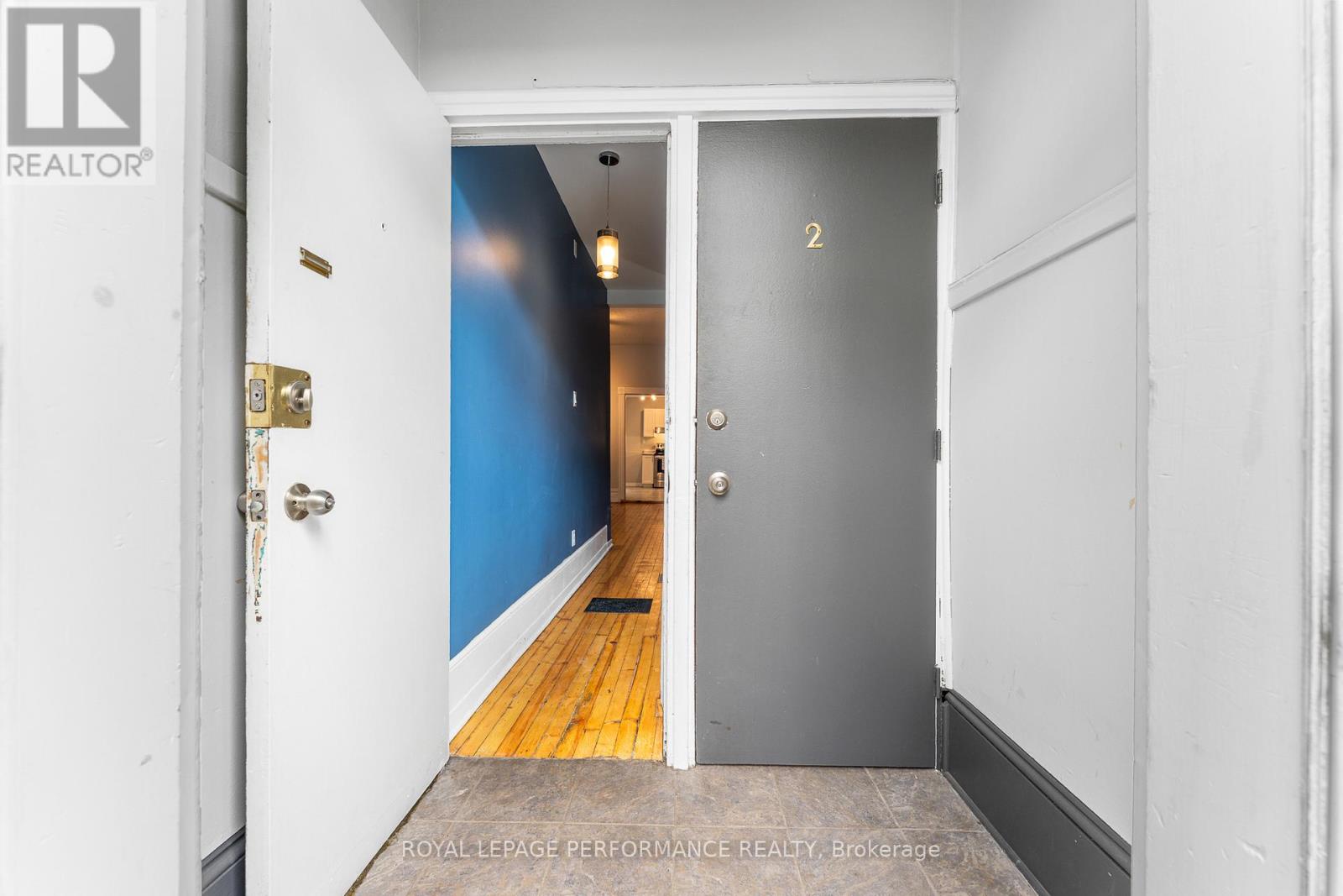 522/524 Bay Street, Ottawa, Ontario  K1R 6B5 - Photo 5 - X12164246