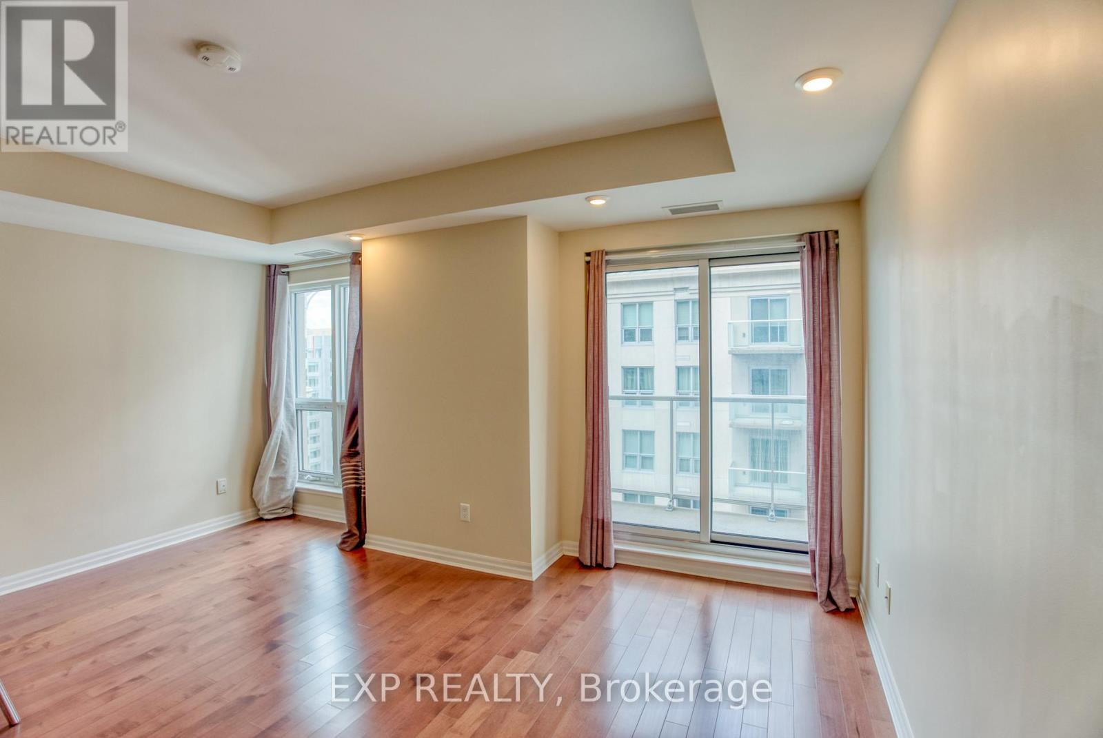 2508 - 195 Besserer Street, Ottawa, Ontario  K1N 0B6 - Photo 3 - X12164258