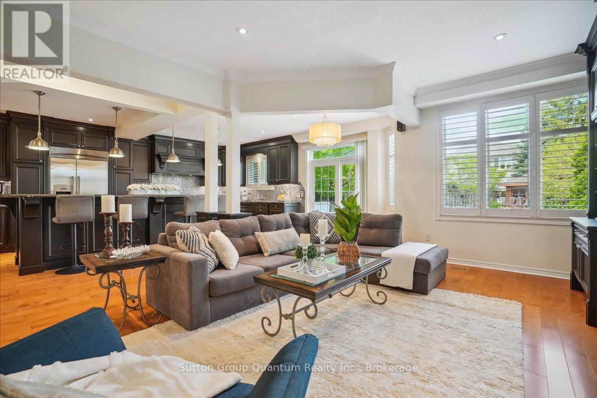 2477 Longridge Crescent, Oakville, Ontario  L6H 6S2 - Photo 9 - W12164257
