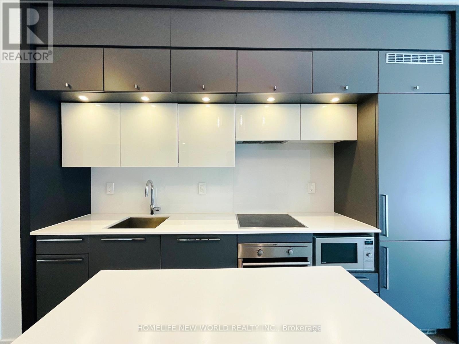511 - 15 Grenville Street, Toronto, Ontario  M4Y 0B9 - Photo 2 - C12030680