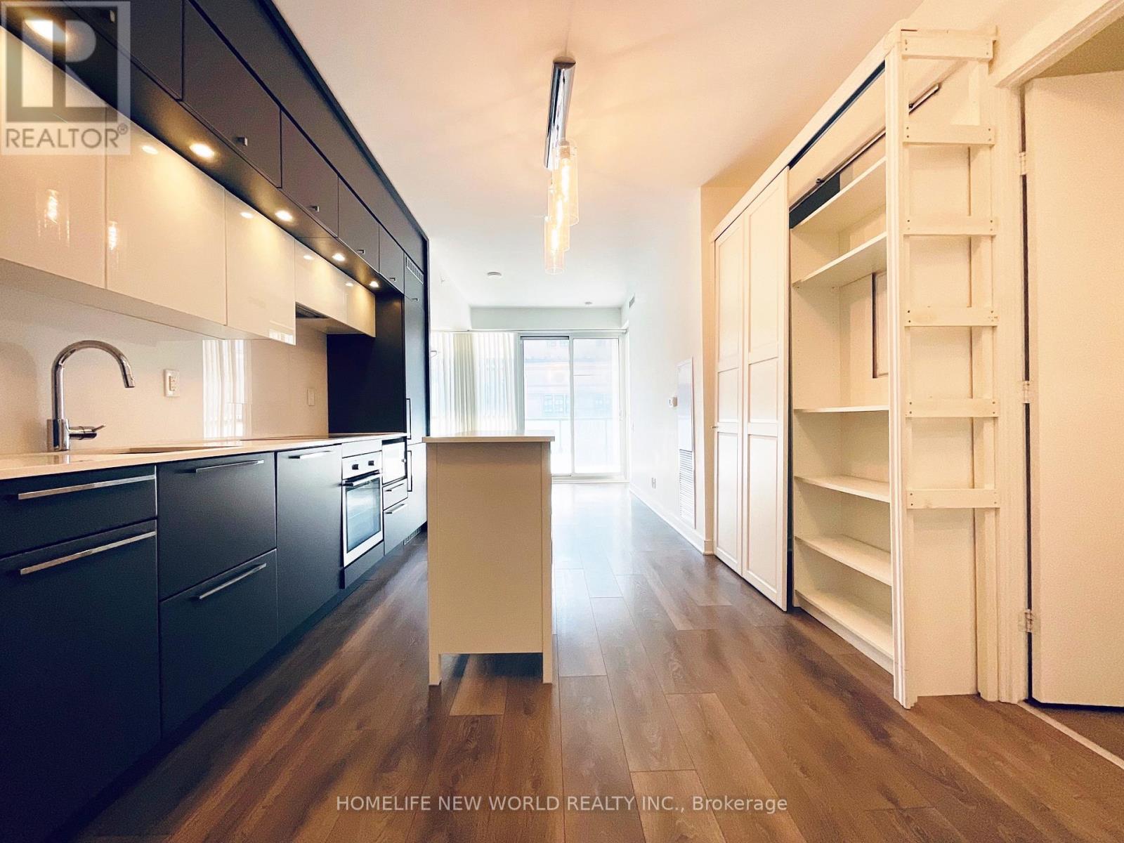 511 - 15 Grenville Street, Toronto, Ontario  M4Y 0B9 - Photo 3 - C12030680