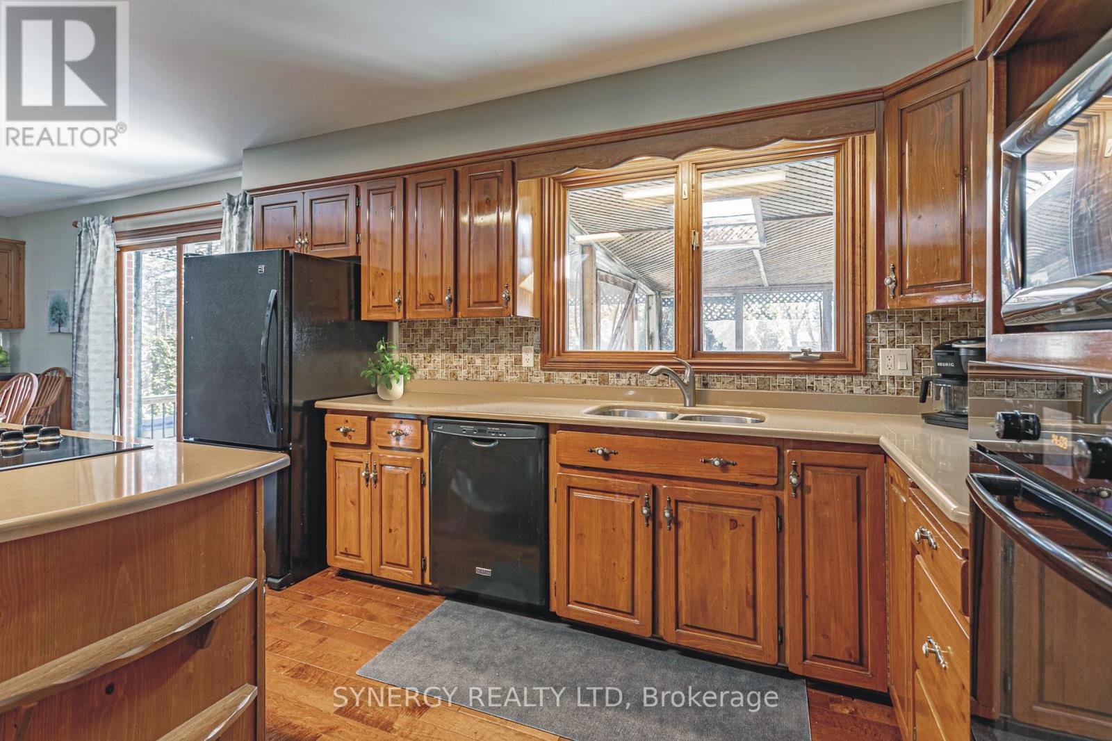 208 Lamore Crescent, Strathroy-Caradoc, Ontario  N7G 2C1 - Photo 13 - X12086518