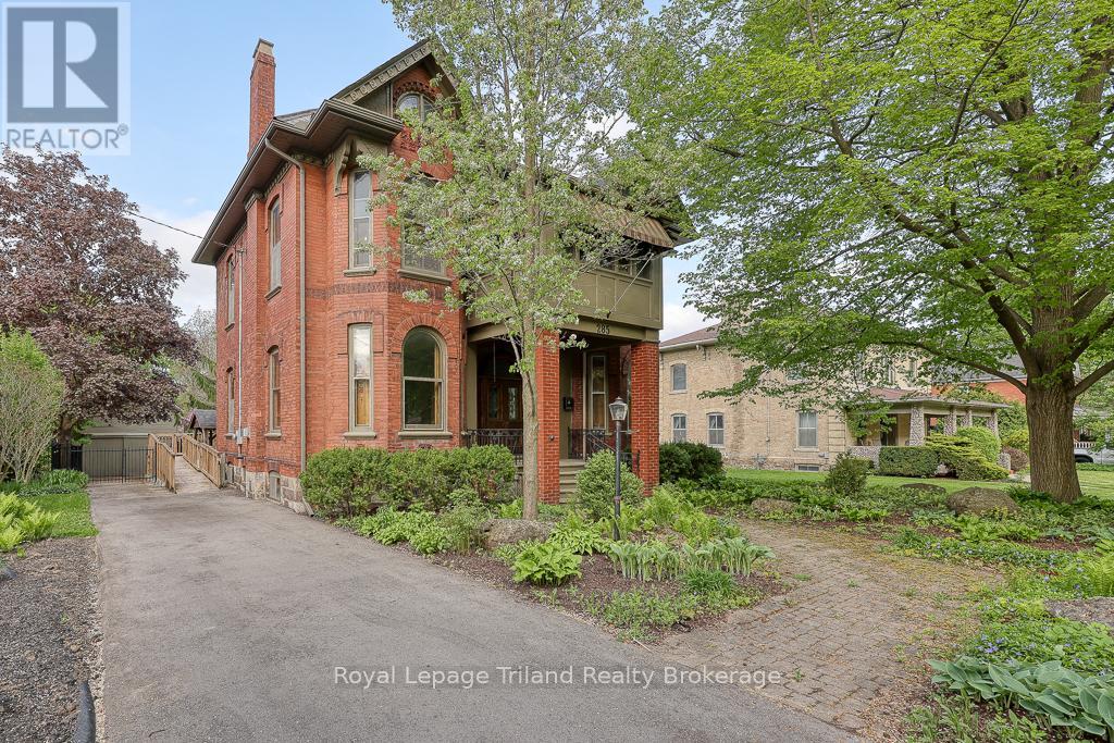 285 Oxford Street, Ingersoll, Ontario  N5C 2W2 - Photo 2 - X12164264
