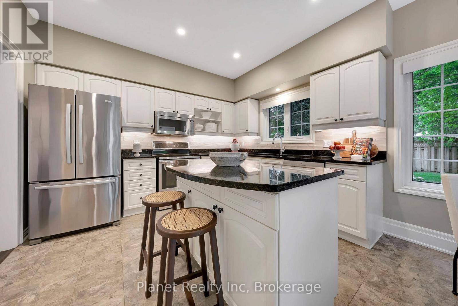 11 - 25 Manor Park Crescent, Guelph, Ontario N1G 1A2 - Photo 12 - X12164247