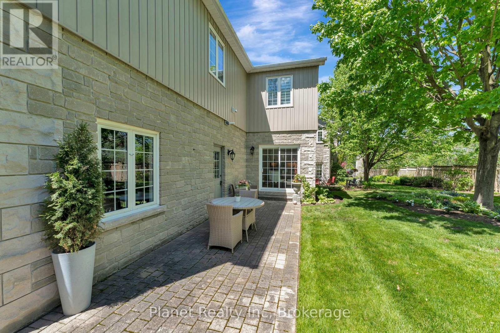 11 - 25 Manor Park Crescent, Guelph, Ontario N1G 1A2 - Photo 28 - X12164247