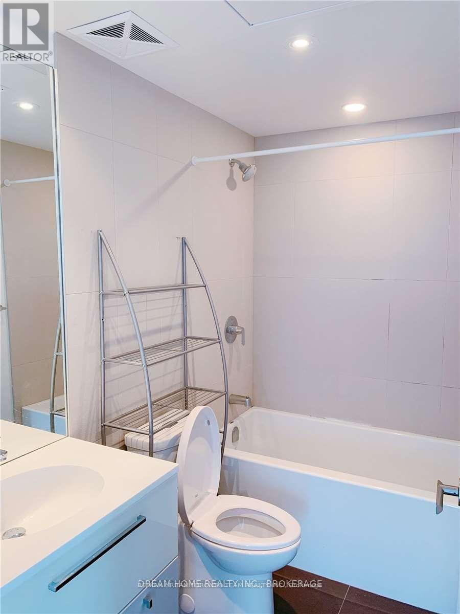 4203 - 15 Grenville Street, Toronto (Bay Street Corridor), Ontario  M4Y 1A1 - Photo 11 - C12164260