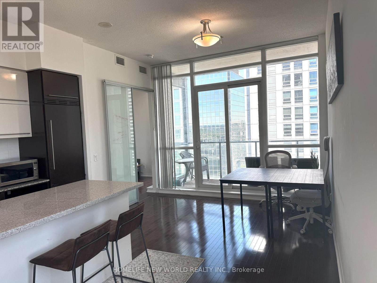 Ph206 - 770 Bay Street, Toronto, Ontario  M5G 1N6 - Photo 10 - C12164270