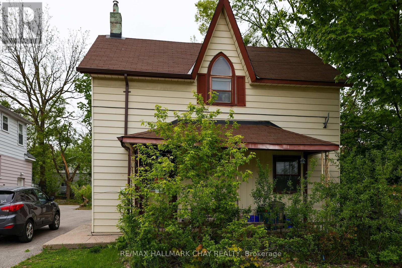 4 EAST STREET, Barrie, Ontario