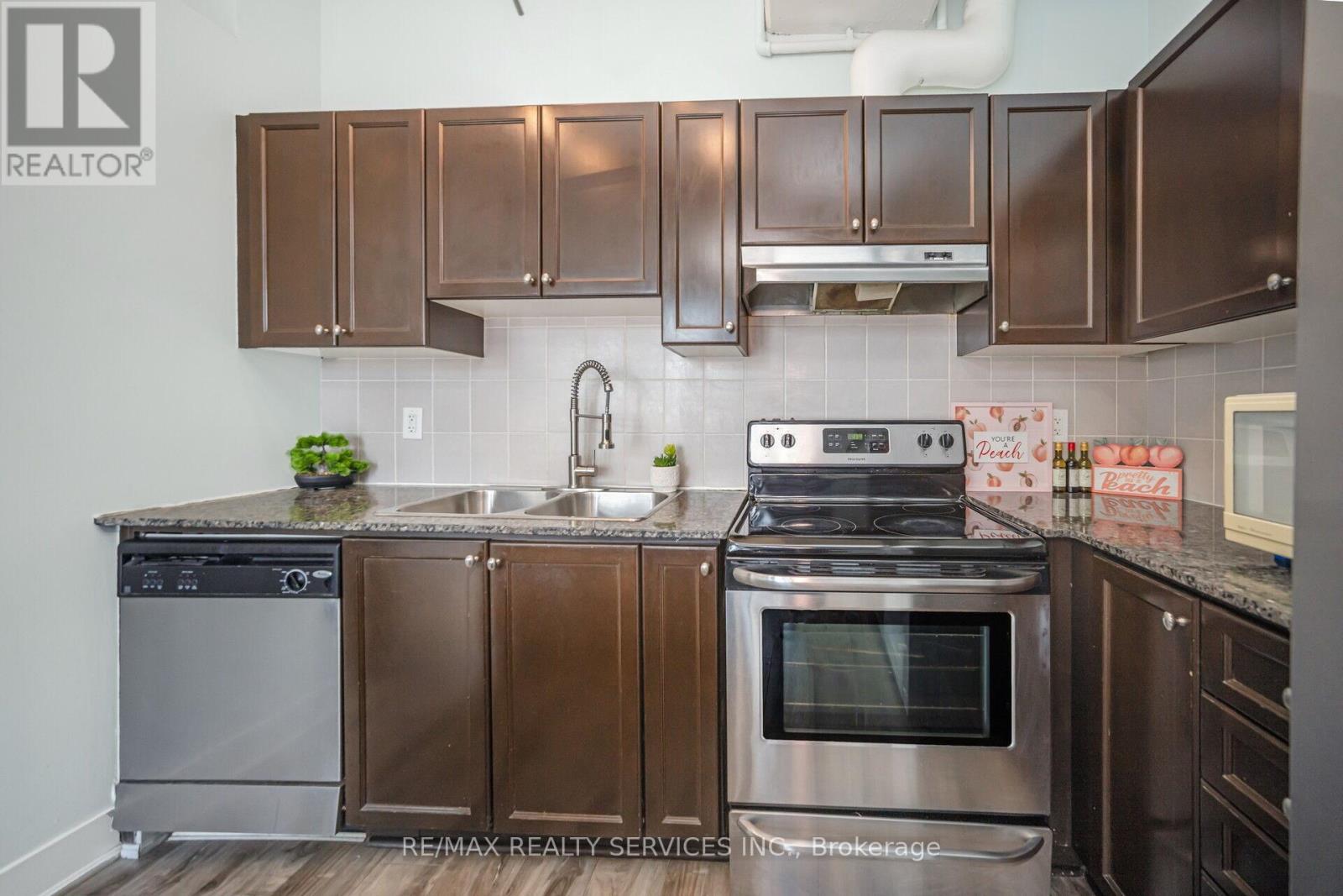 303 - 9 George Street E, Brampton, Ontario  L6Y 1P4 - Photo 14 - W12164267