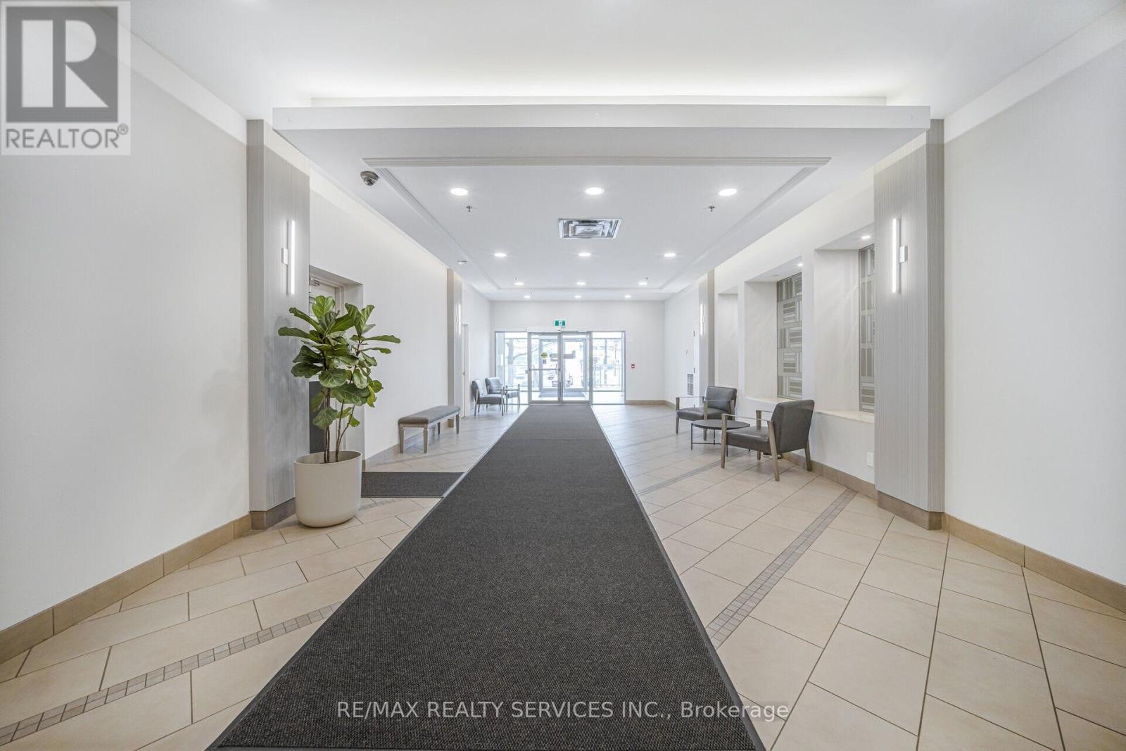 Property at 303 - 9 GEORGE STREET E image 4