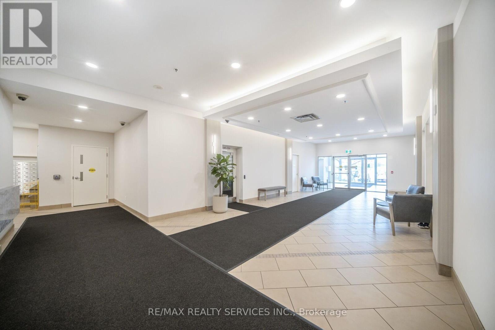 303 - 9 George Street E, Brampton, Ontario  L6Y 1P4 - Photo 6 - W12164267