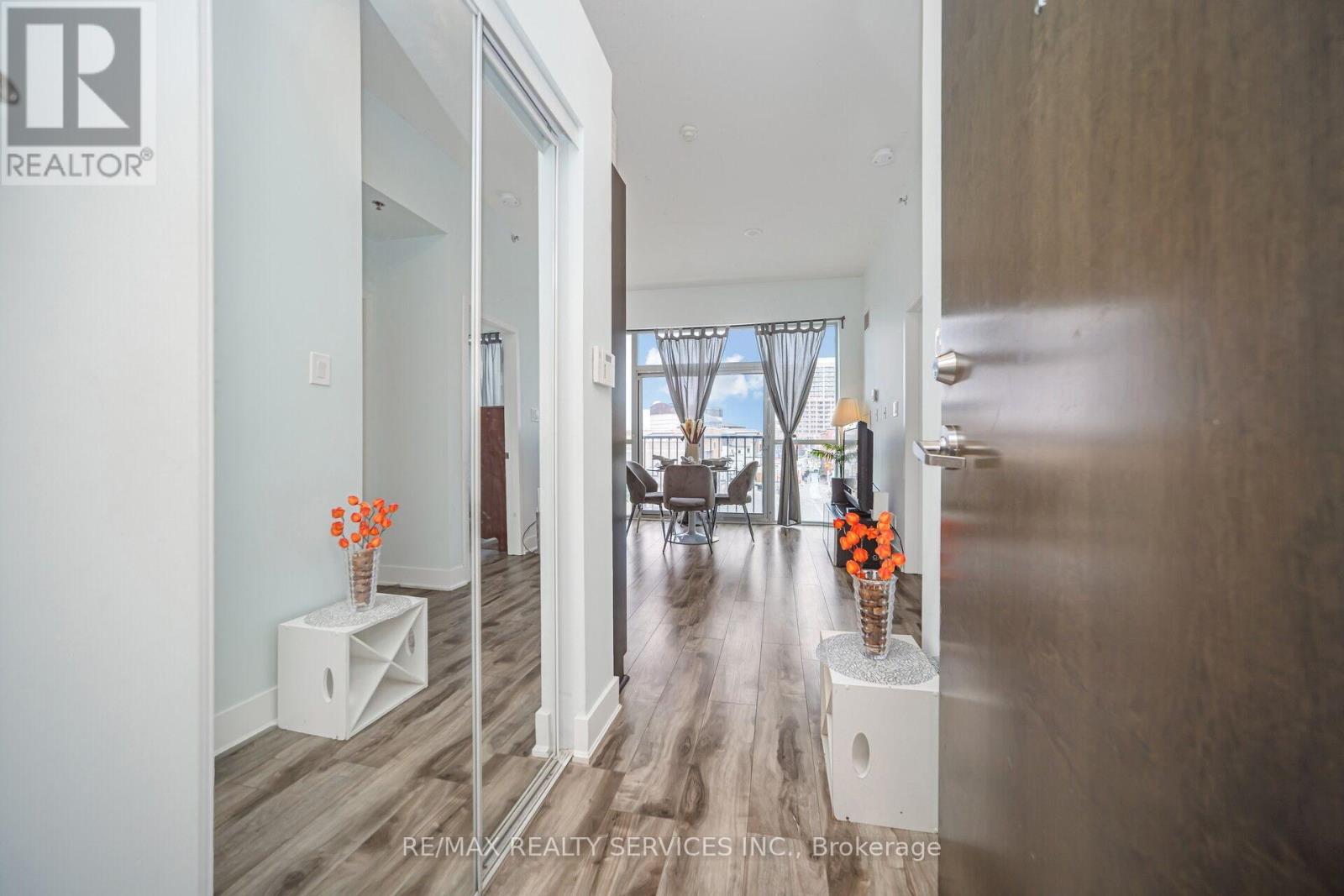 303 - 9 George Street E, Brampton, Ontario  L6Y 1P4 - Photo 9 - W12164267