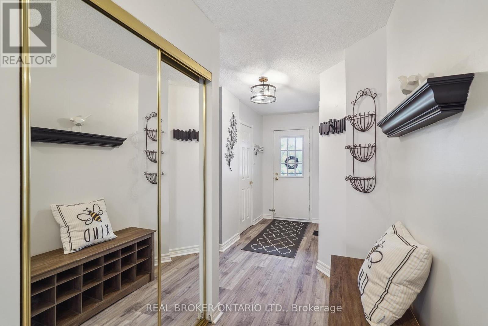 2709 Romark Mews, Mississauga, Ontario  L5L 2Z4 - Photo 4 - W12164275