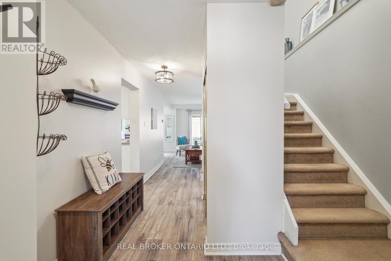 2709 Romark Mews, Mississauga, Ontario  L5L 2Z4 - Photo 5 - W12164275