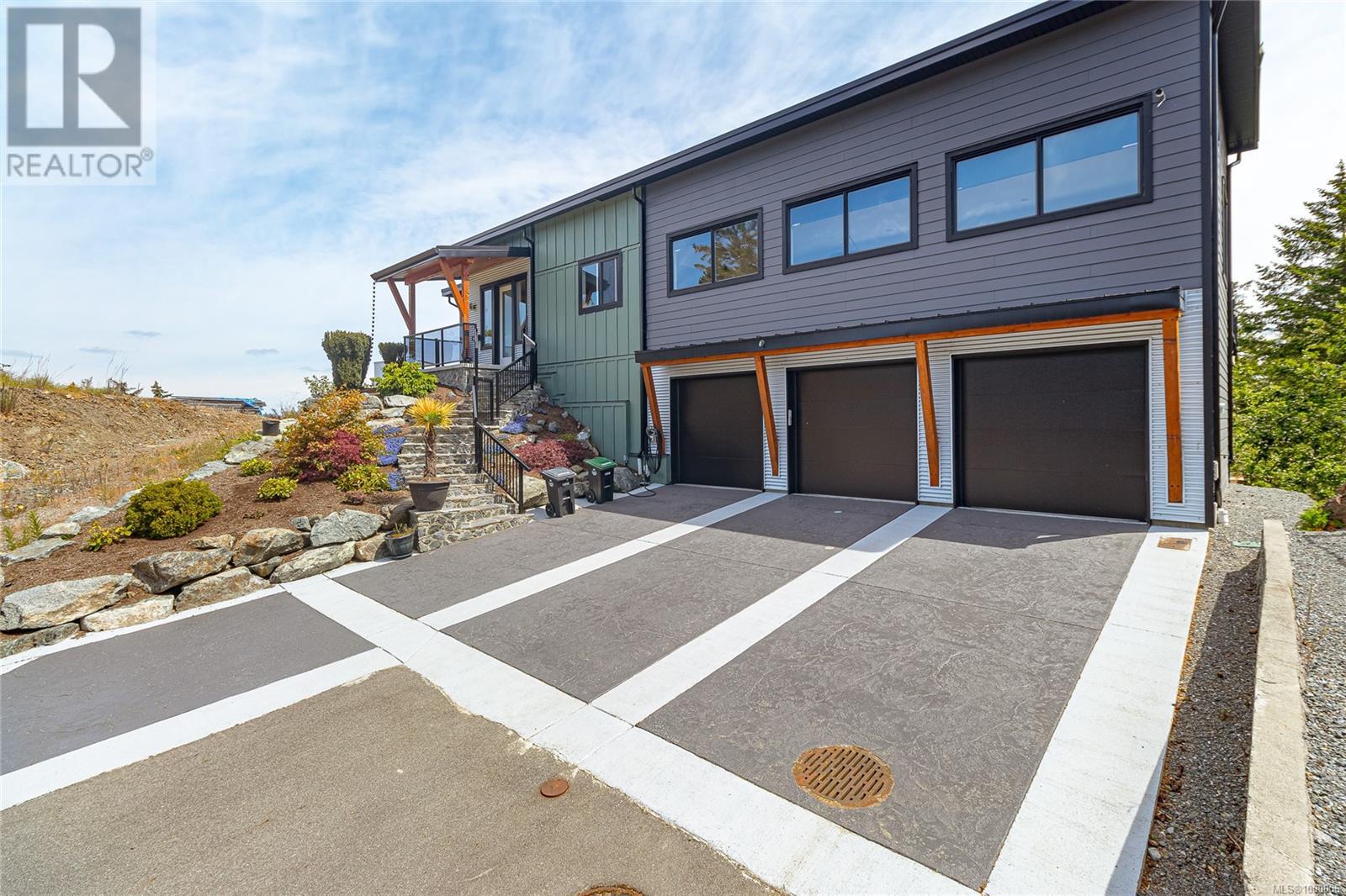 Property at 6 Conkor Hts image 3
