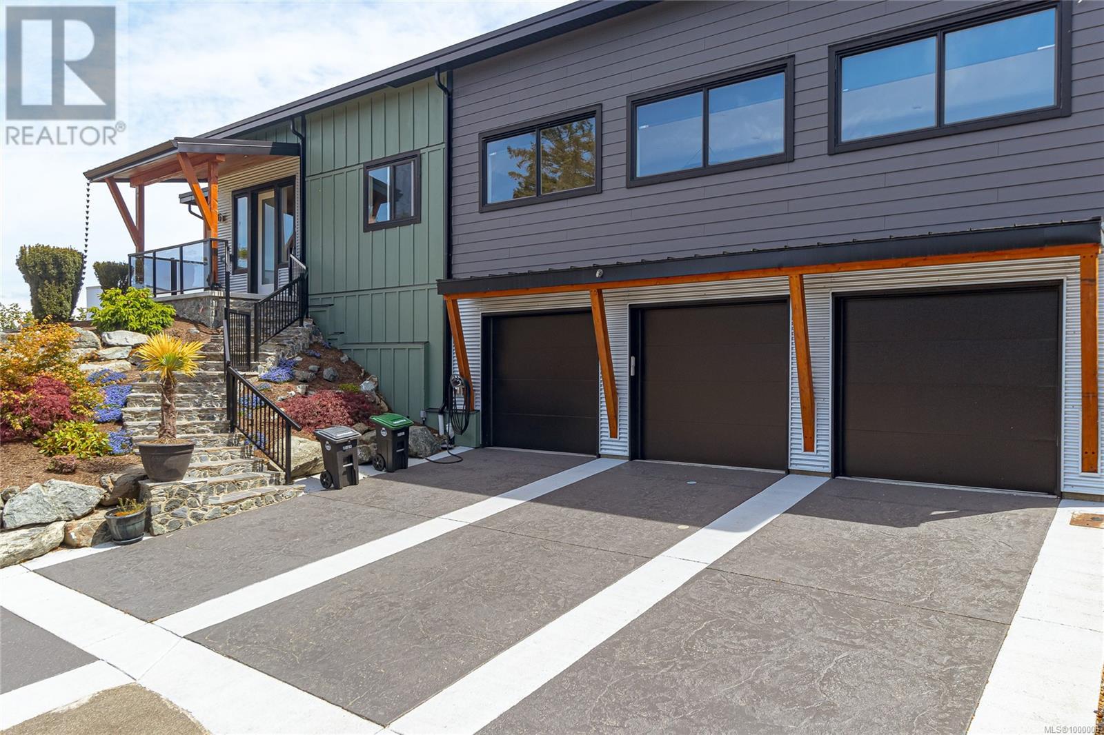 Property at 6 Conkor Hts image 4