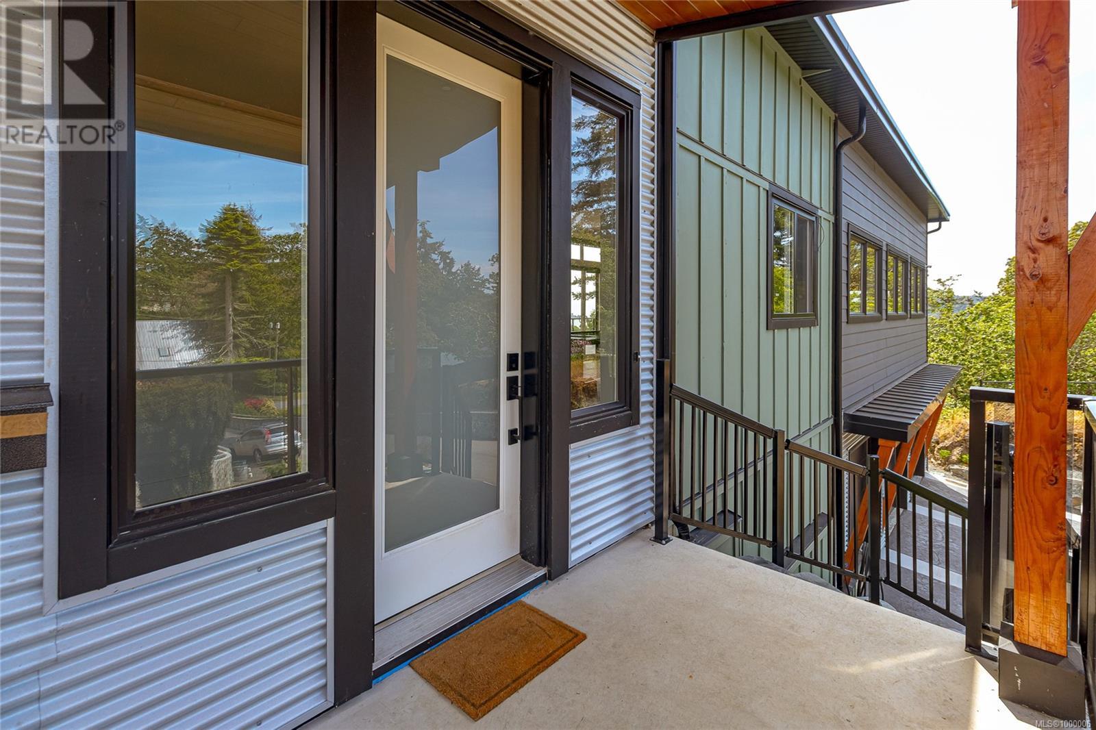 Property at 6 Conkor Hts image 5