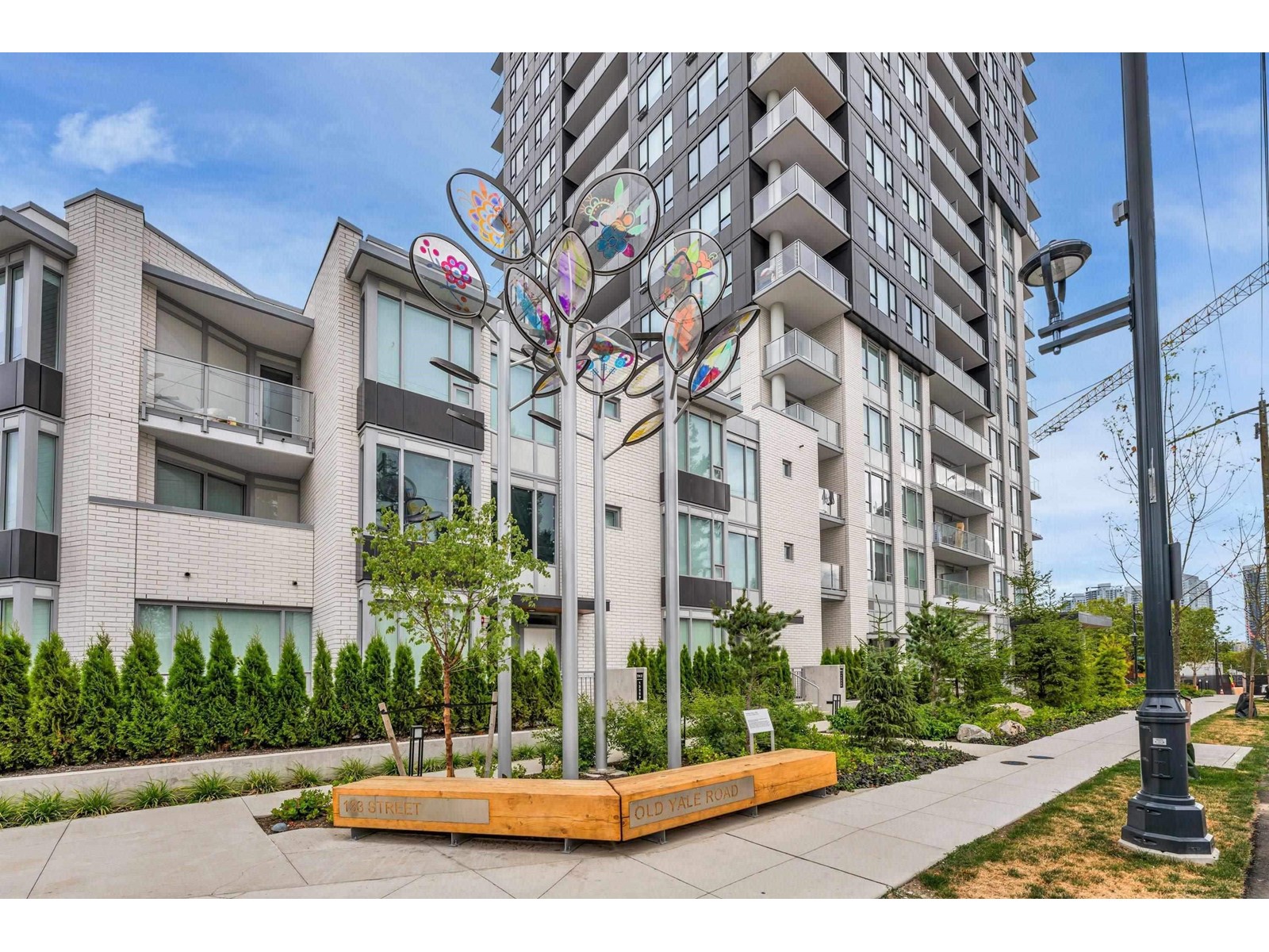 202 13359 Old Yale Road, Surrey, British Columbia  V3T 0S4 - Photo 2 - R2982614
