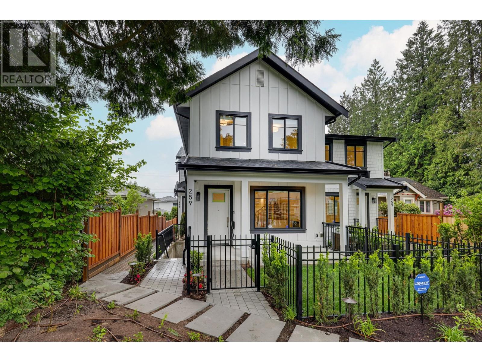 259 E 23RD STREET, North Vancouver, British Columbia