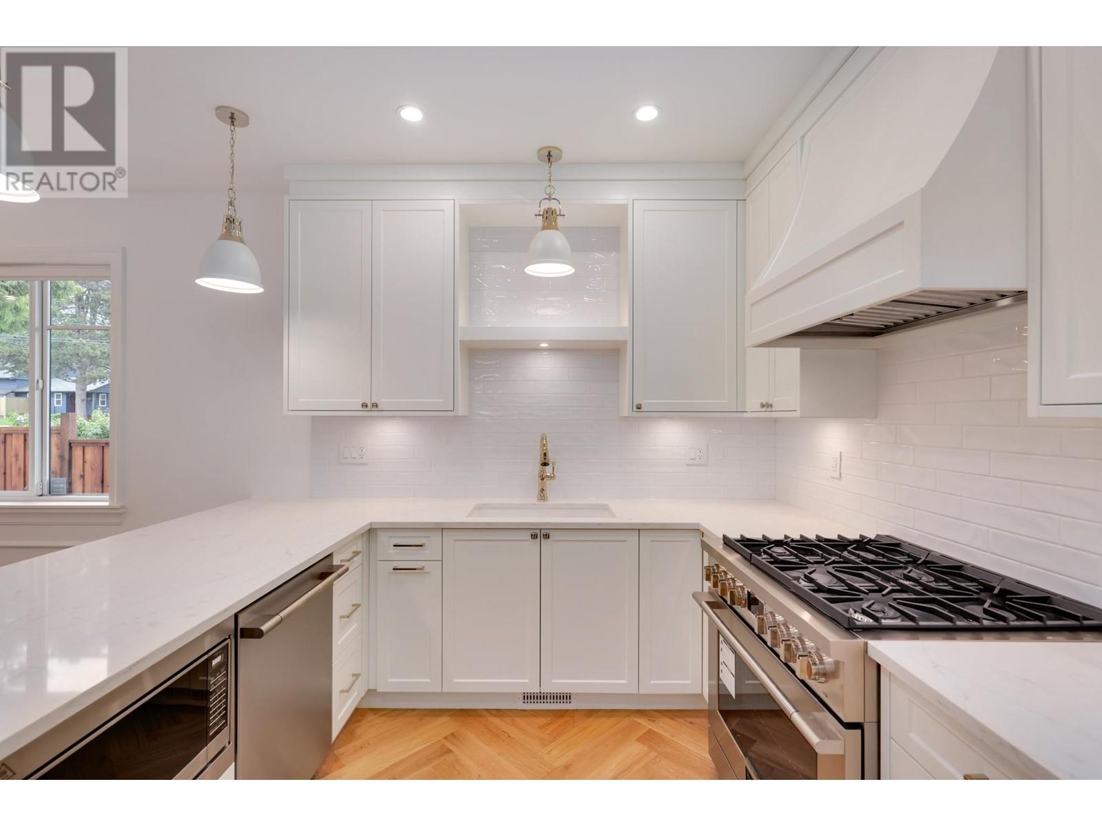259 E 23rd Street, North Vancouver, British Columbia  V7L 3E4 - Photo 9 - R3005790