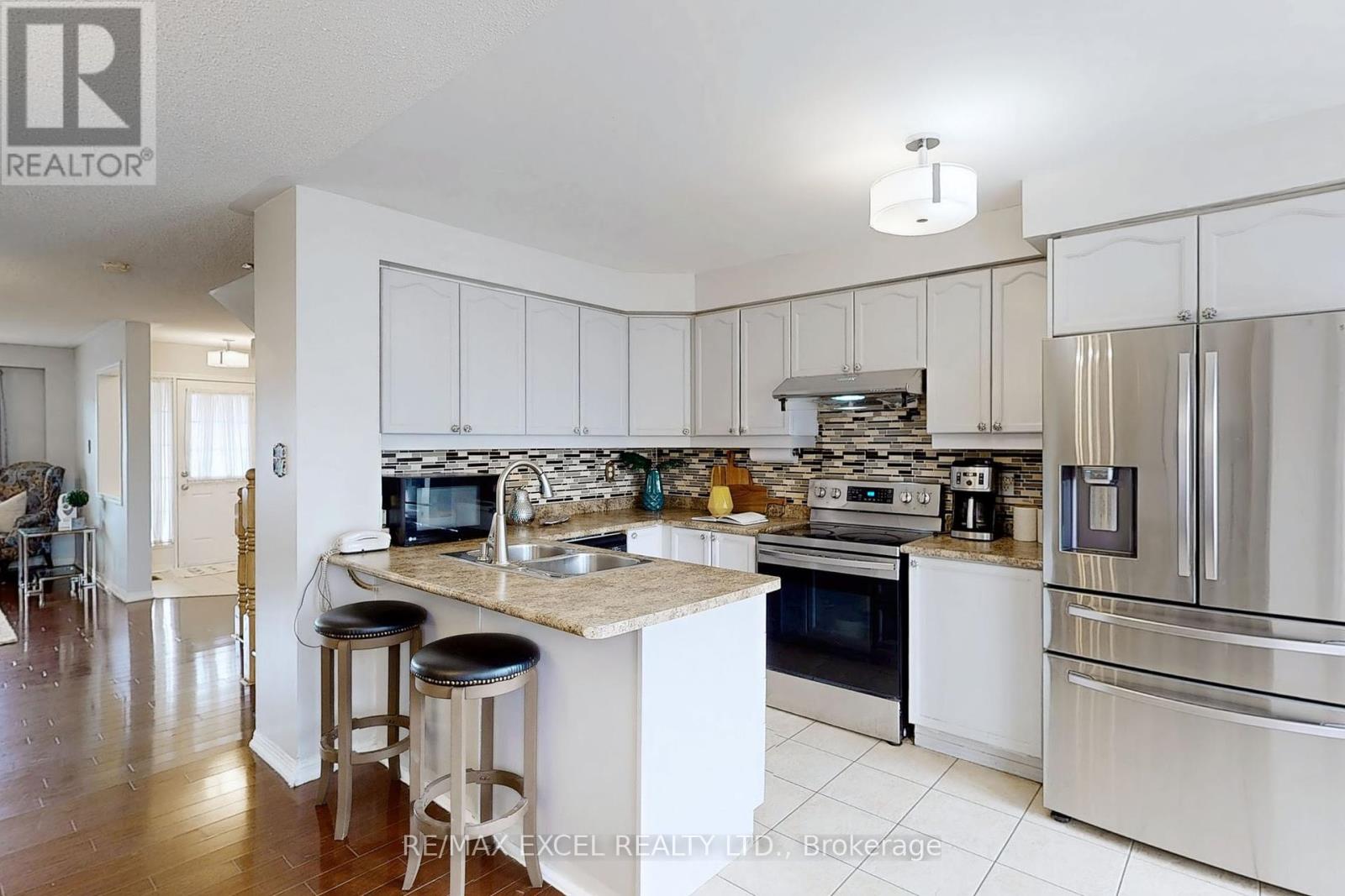 52 Morning Dove Drive, Markham, Ontario  L6B 1L2 - Photo 11 - N12164281