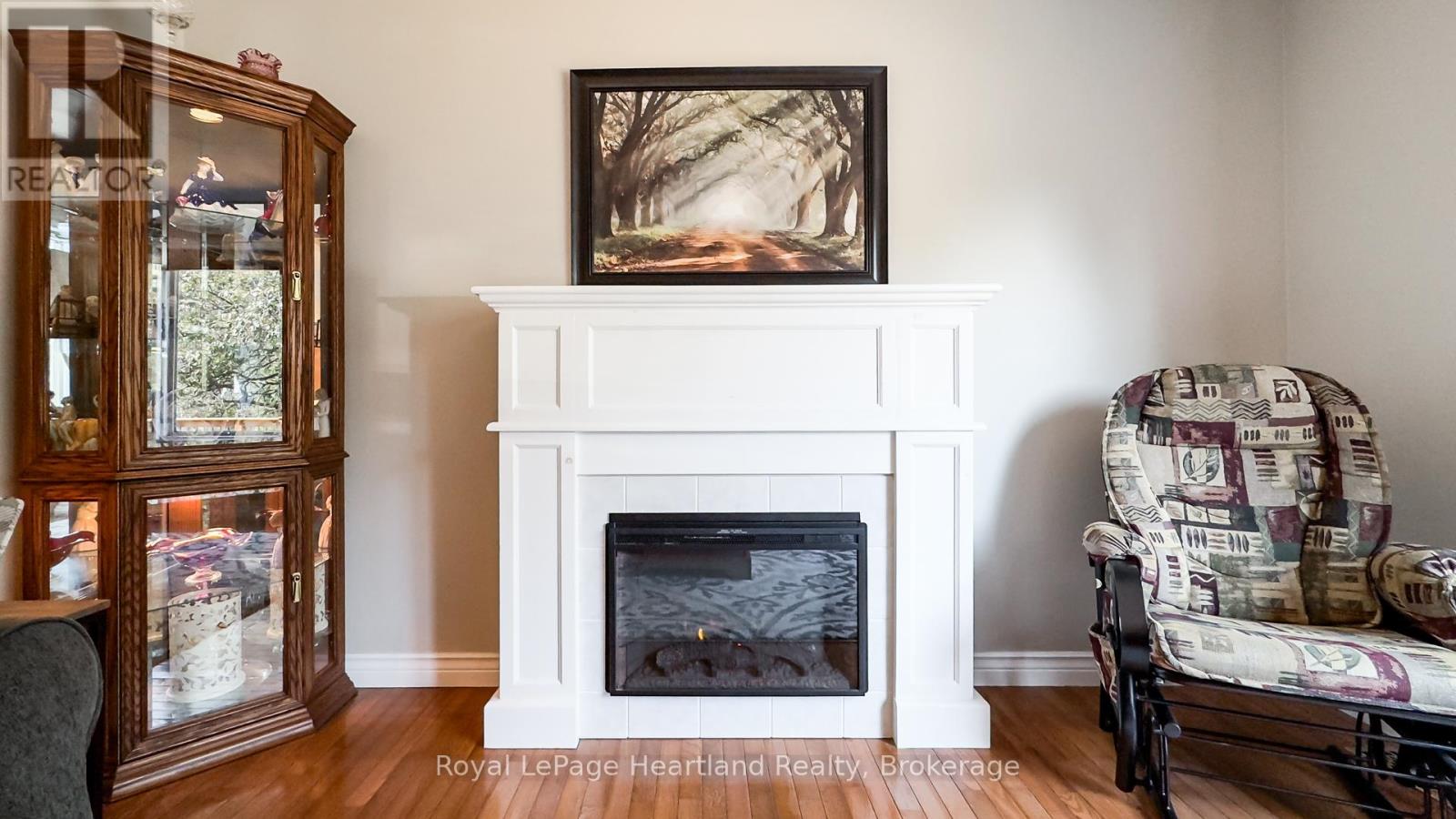 30 North Street, Huron East, Ontario  N0K 1G0 - Photo 11 - X12161110