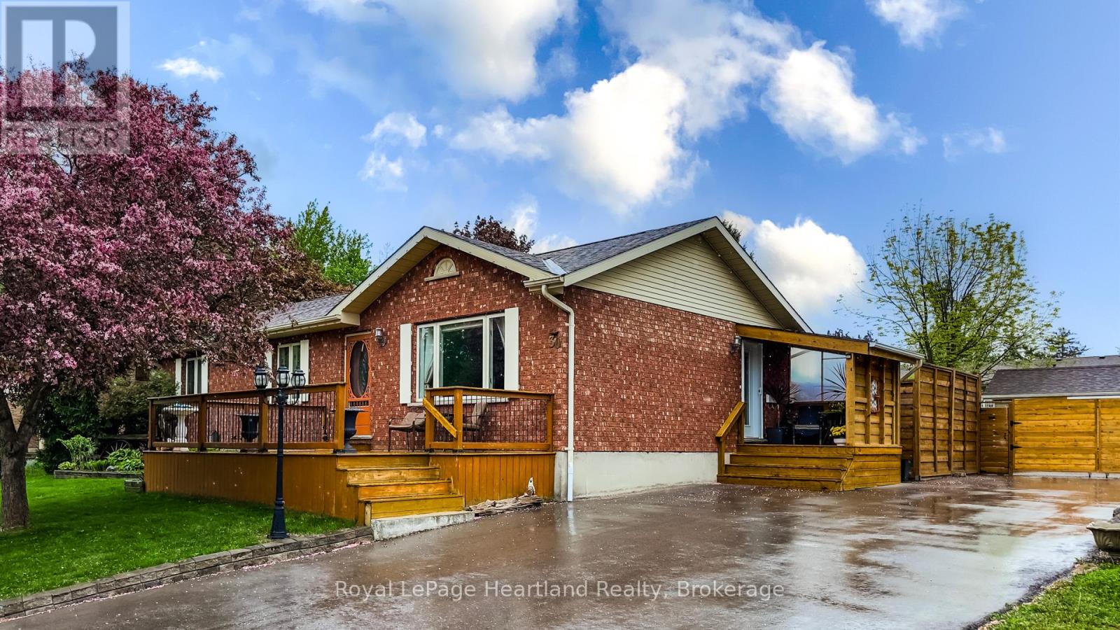30 North Street, Huron East, Ontario  N0K 1G0 - Photo 46 - X12161110