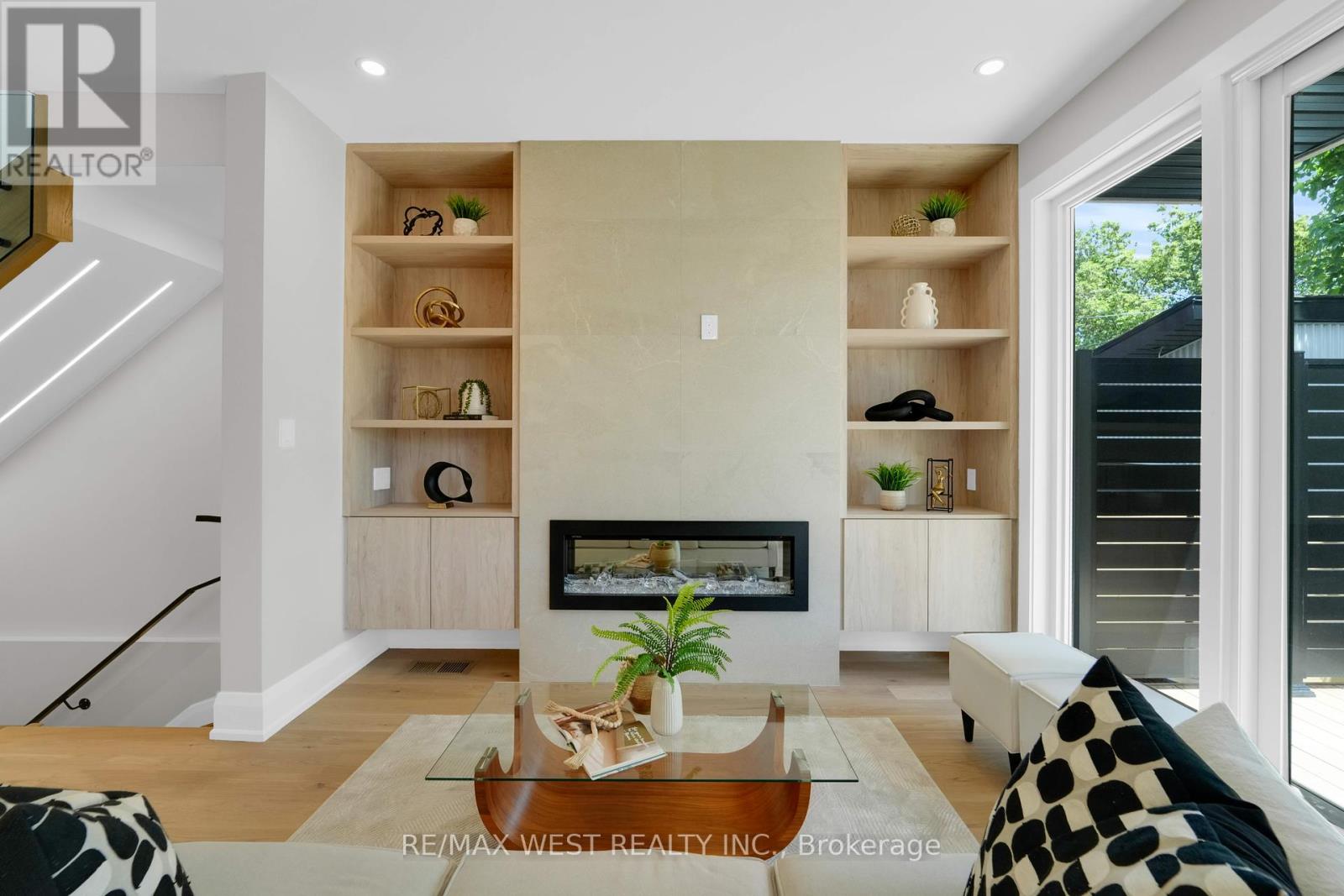 207 Winnett Avenue, Toronto, Ontario  M6C 3L8 - Photo 16 - C12164303