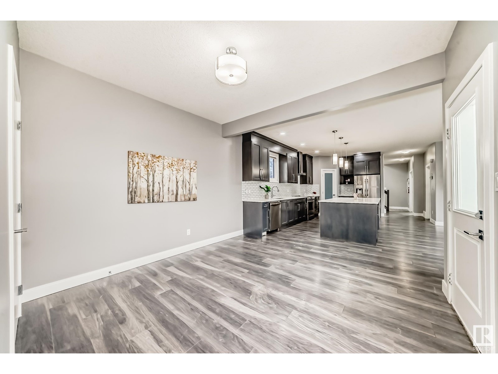 Property at 11929 70 ST NW image 3