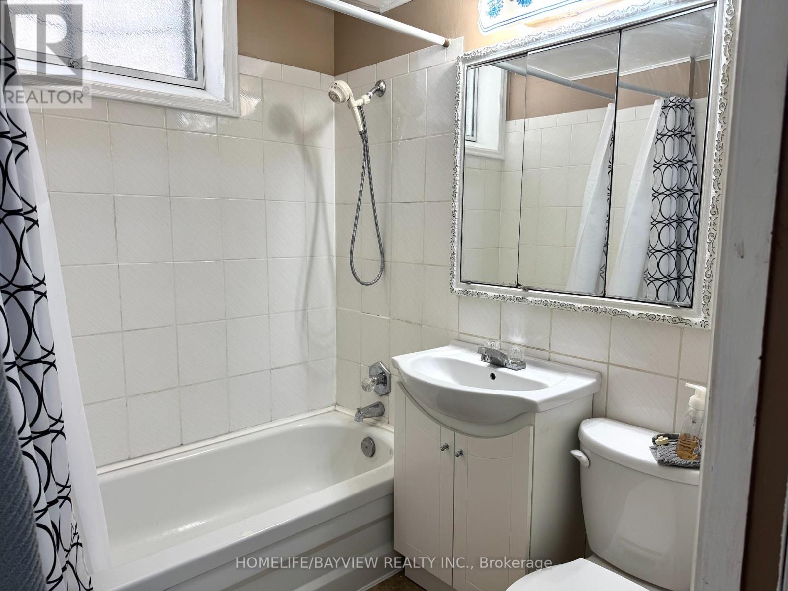 240 Jacey Anne Drive, Richmond Hill, Ontario  L4C 4N5 - Photo 21 - N12162405