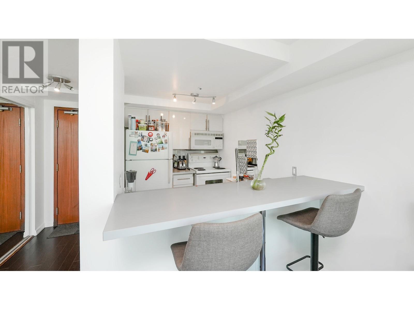 Property at 1704 555 JERVIS STREET image 4