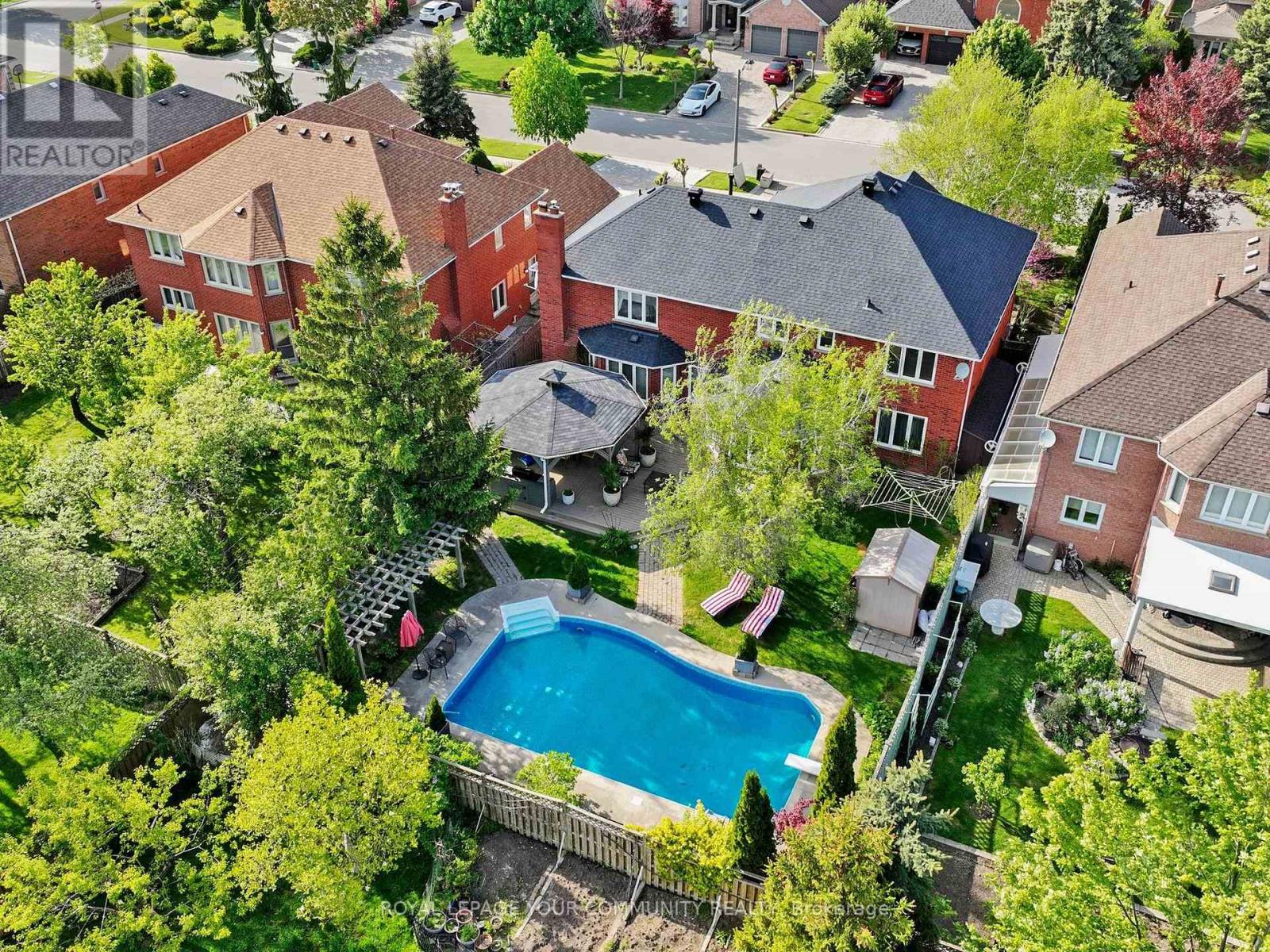 123 Kingsnorth Boulevard, Vaughan, Ontario  L4L 8J6 - Photo 2 - N12164314