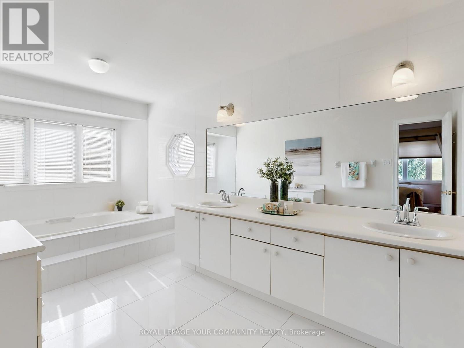 123 Kingsnorth Boulevard, Vaughan, Ontario  L4L 8J6 - Photo 21 - N12164314