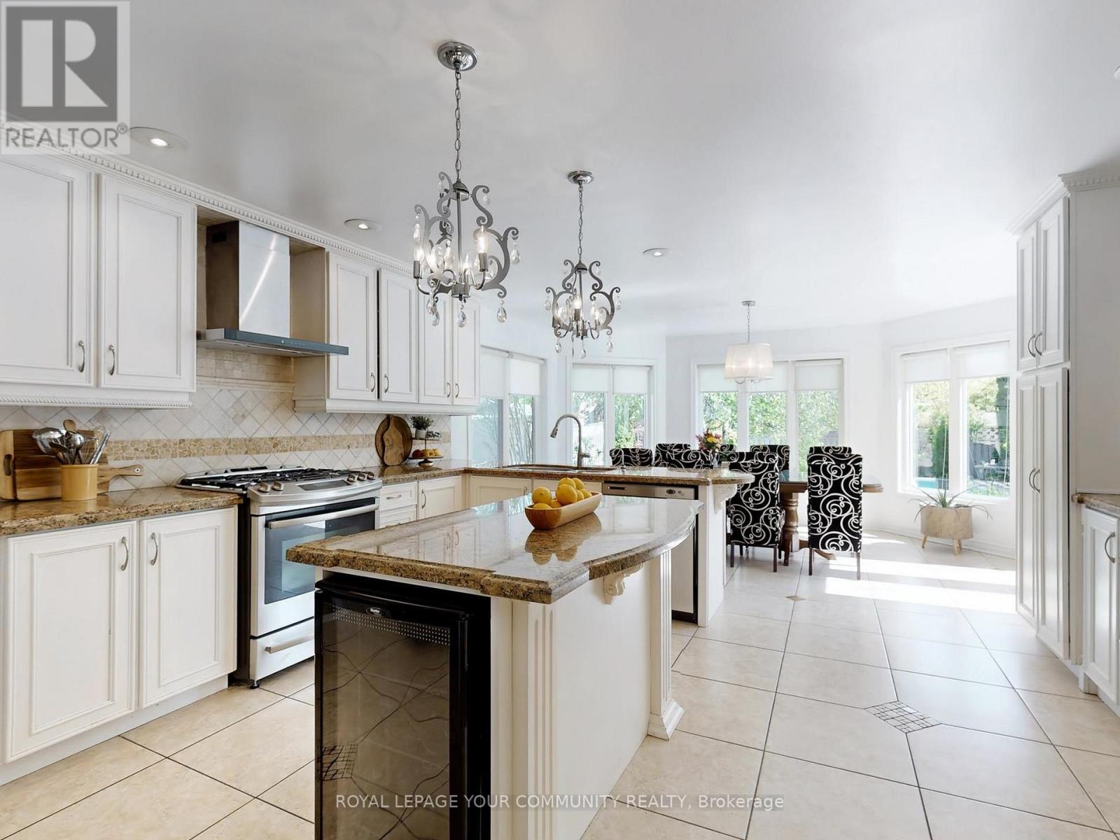 123 Kingsnorth Boulevard, Vaughan, Ontario  L4L 8J6 - Photo 9 - N12164314