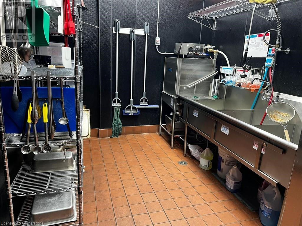 190 King George Road Unit# 3, Brantford, Ontario  N3R 5L3 - Photo 12 - 40731309