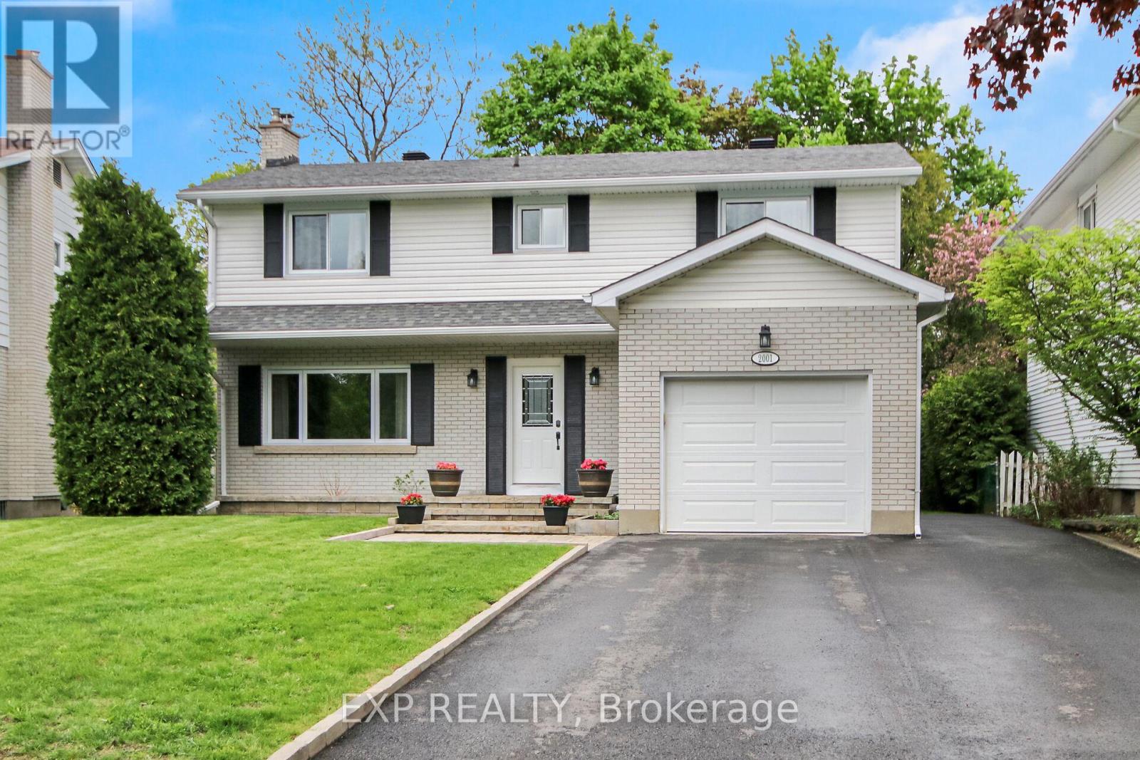 2001 Neepawa Avenue, Ottawa, Ontario  K2A 3L4 - Photo 2 - X12161094
