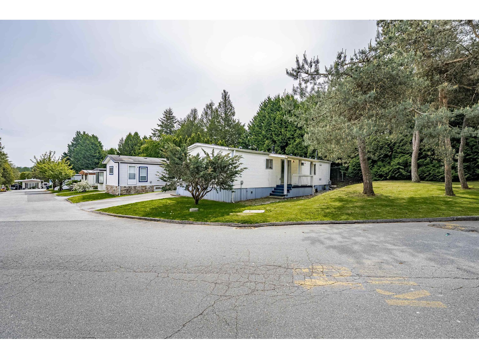Property at 1 8220 KING GEORGE BOULEVARD image 3