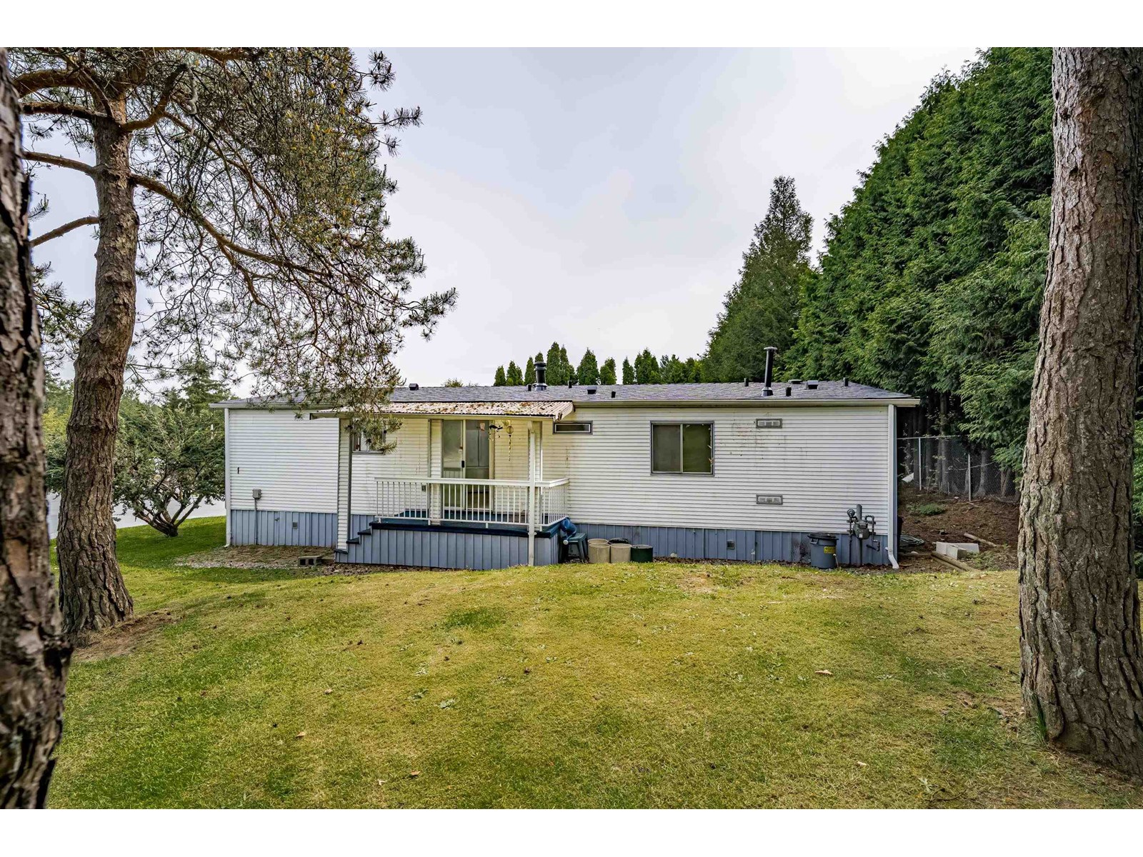 Property at 1 8220 KING GEORGE BOULEVARD image 4