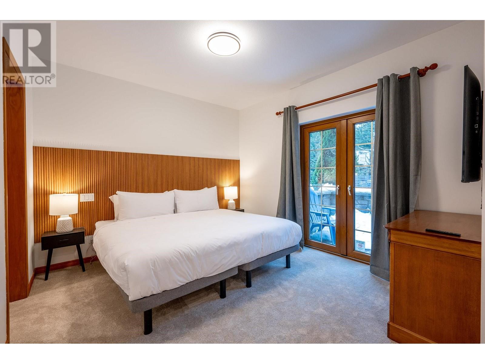3012 Alpine Crescent, Whistler, British Columbia  V8E 0B8 - Photo 4 - R3005304